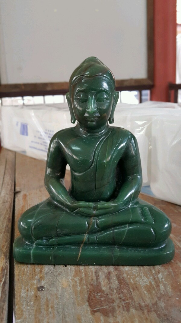 พระหยก5นิ้ว