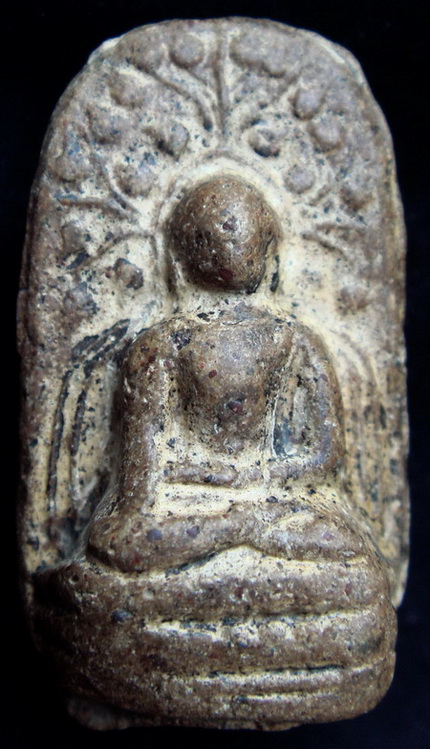 พระคงกรุเก่า  ลำพูน  คราบเดิม ๆ