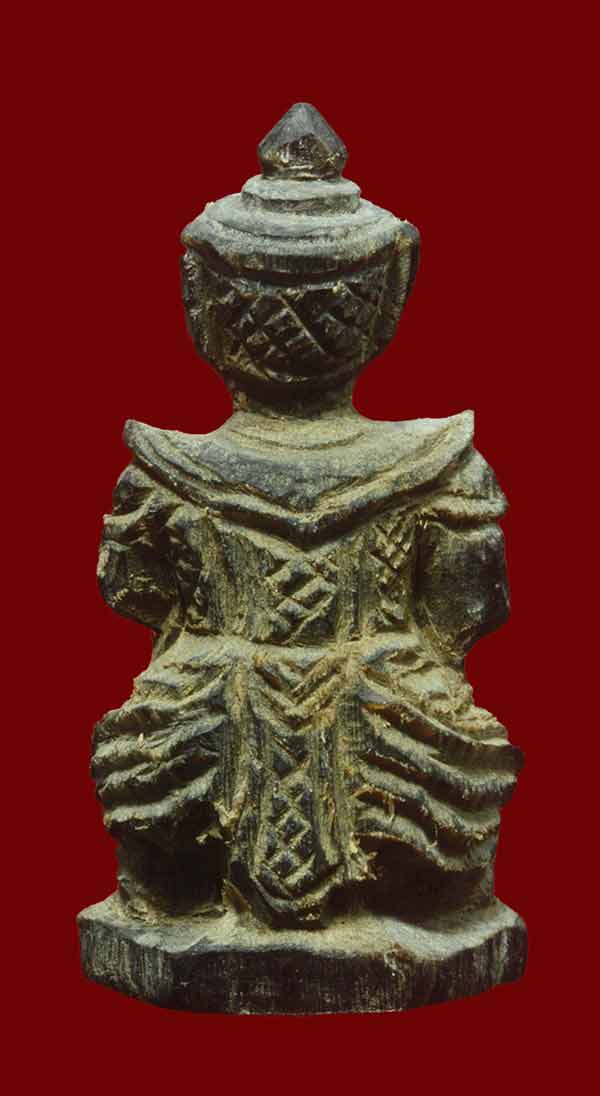 ท้าวเวสสุวรรณ แกะจากเขาเก่าค่ะ