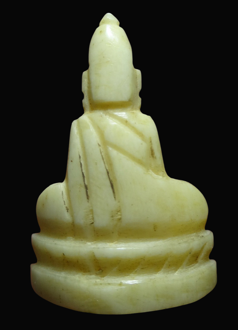 พระพุทธงาแกะ จารยันต์ใต้ฐาน 