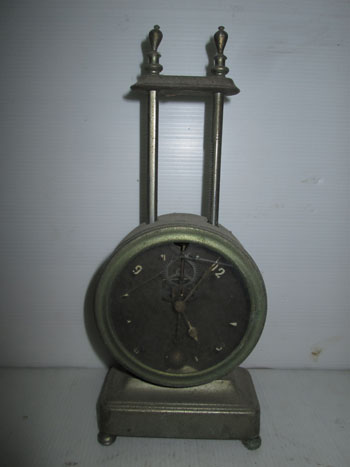 นาฬิกาลานเก่า