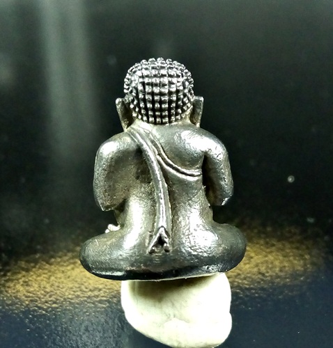 ปิดตามหาโชค(ปุ้มปุ้ย) หลวงพ่อเมือง เนื้อเงิน