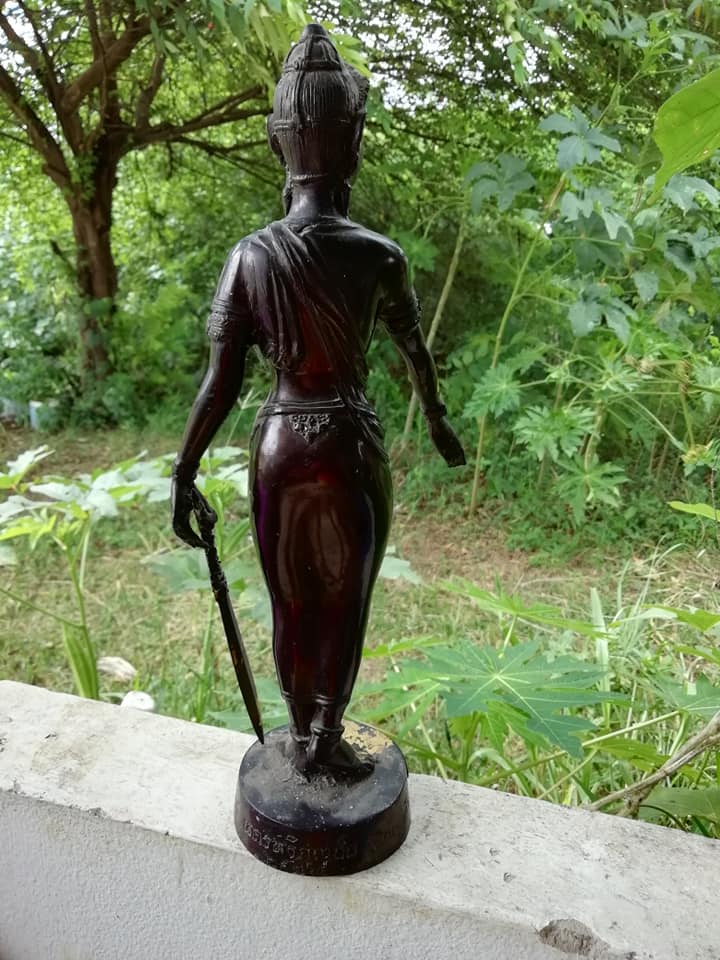 พระบูชาพระนางจามเทวี วัดดอนแก้ว ปี 2539