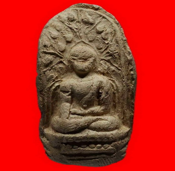 พระคงสีพิกุลอ่อน องค์ล่ำบึกหนา โพธิ์เด้งเม้ดบัวติดชัดคลาสสิคดูง่ายครับท่าน