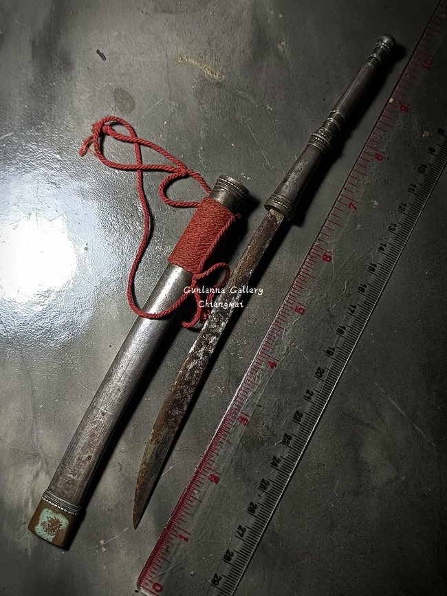 ดาบหลูบเงินจำลอง