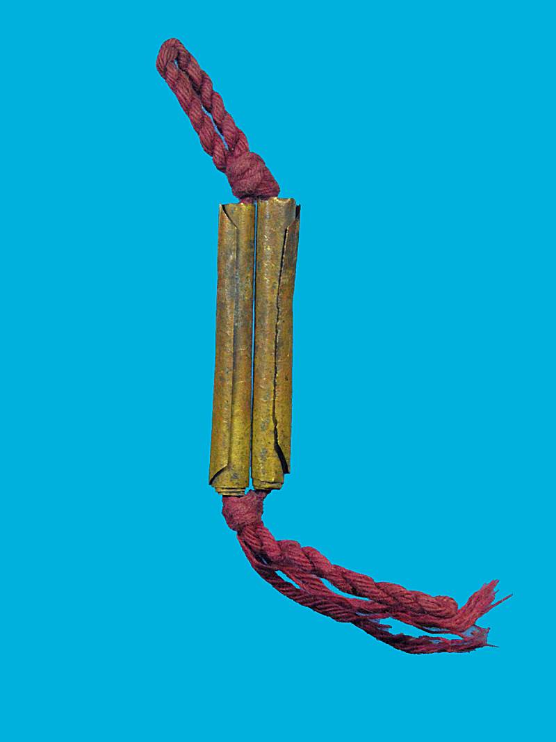 ตะกรุดสาริกาลิ้นทอง ครูบาต๋า วัดบ้านเหล่