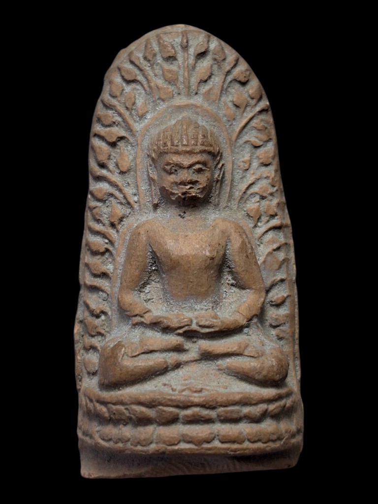 พระลือชัยไตรมาสหลวงปู่แหวนปี16สวยเดิมๆ