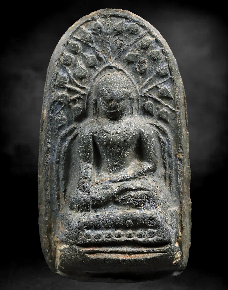 พระบางลําพูน กรุวัดดอนแก้ว เนื้อเขียว