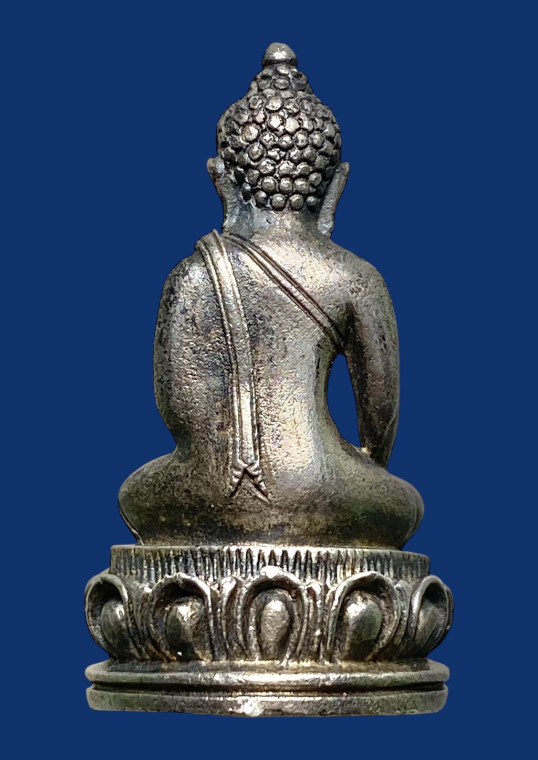 พระกริ่งราชมงคล​ เนื้อเงิน​ หมายเลข​ 740