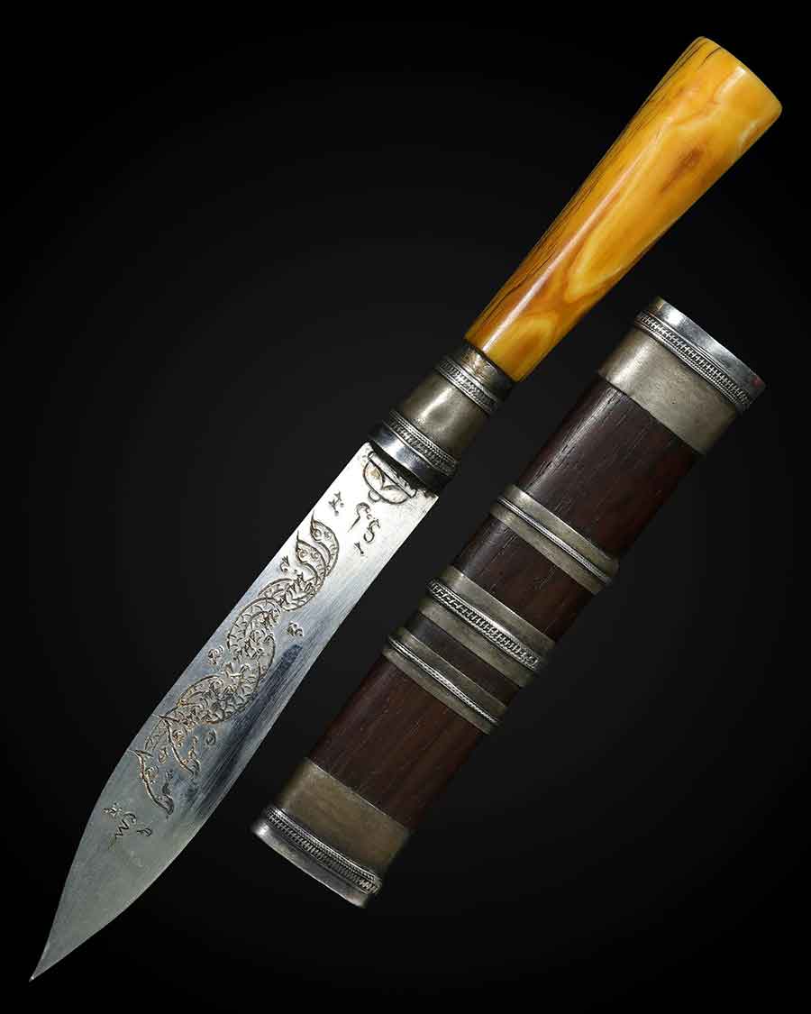 มีดหมดหลวงพ่อกันวัดเขาแก้ว จ.นครสวรรค์