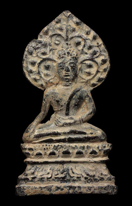 พระเชียงแสน ปรกโพธิ์ กรุเชียงแสน พิมพ์ใหญ่ เนื้อตะกั่วสนิมแดง เชียงราย